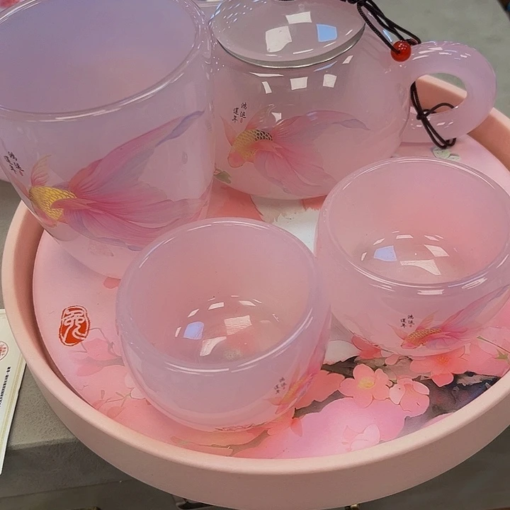 段泥茶杯吧啦吧啦吧拉的我想