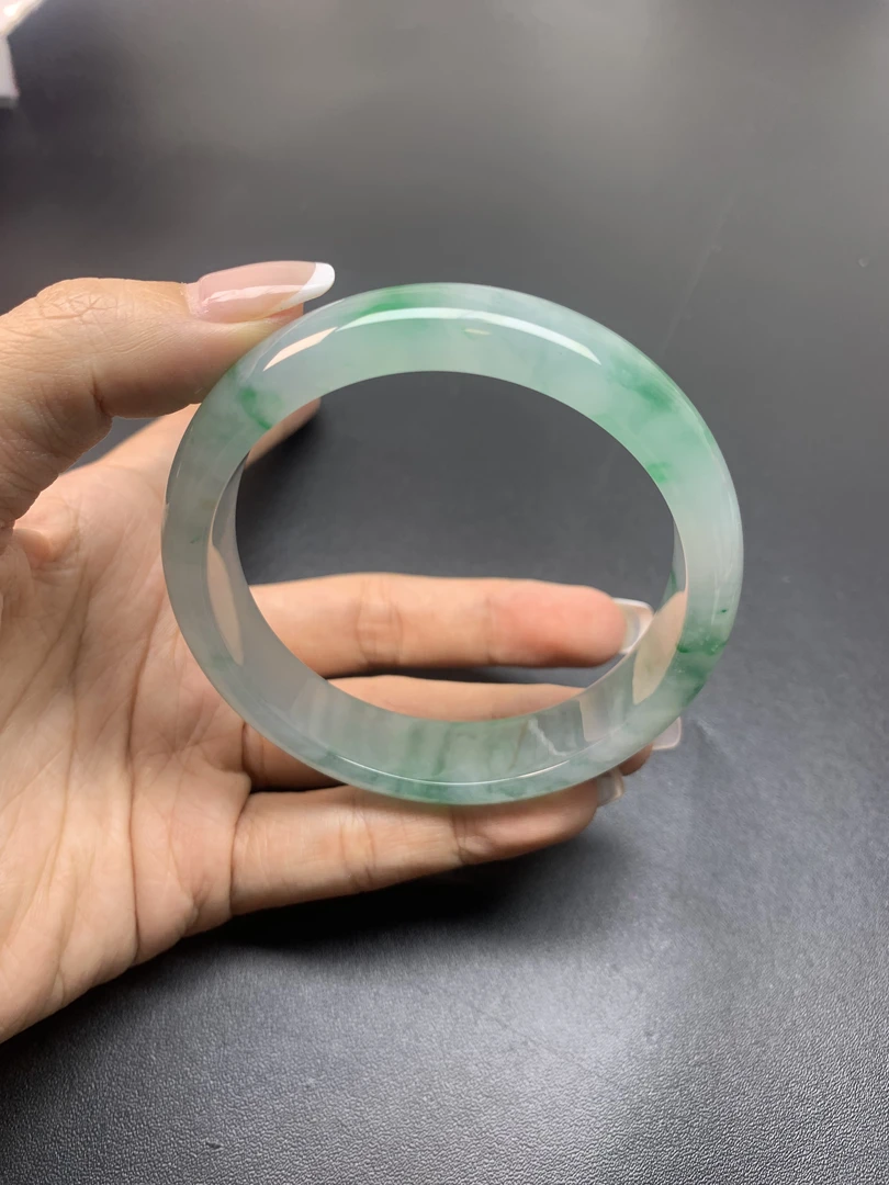 翡翠高冰阳绿飘花手镯