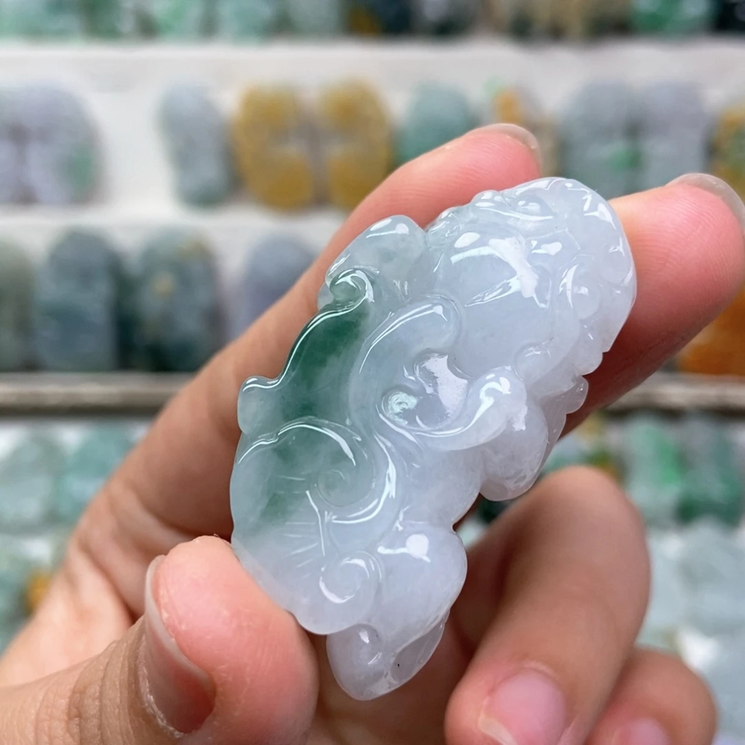 翡翠未镶嵌吊坠(赠链)