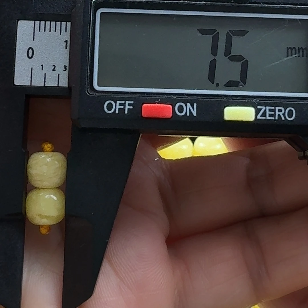 蜜蜡未镶嵌裸石12杂