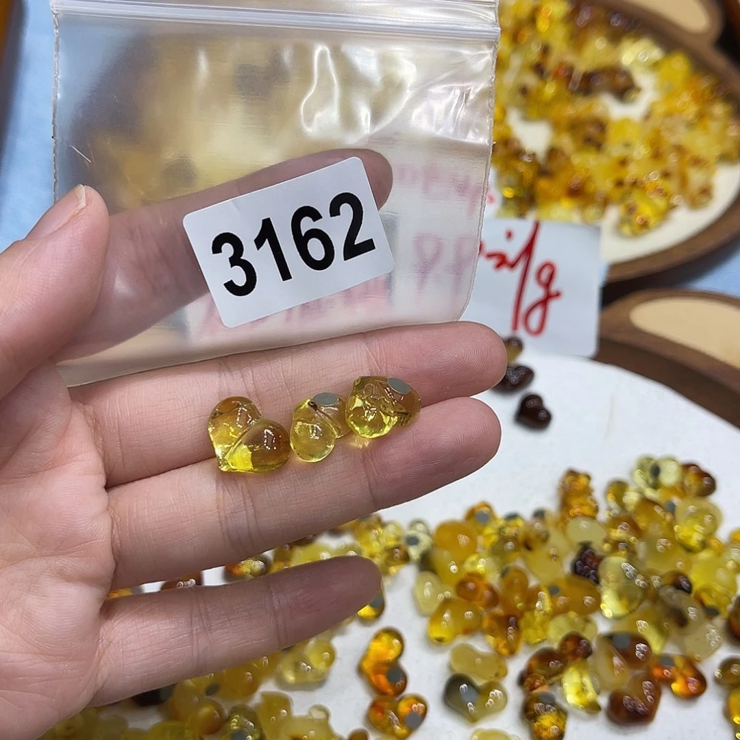 琥珀未镶嵌珠宝奇石