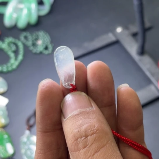 翡翠颈饰未镶嵌翡翠