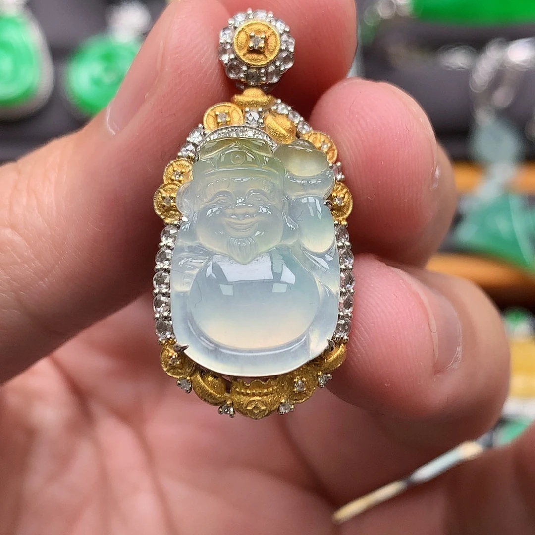 翡翠18K金镶嵌颈饰