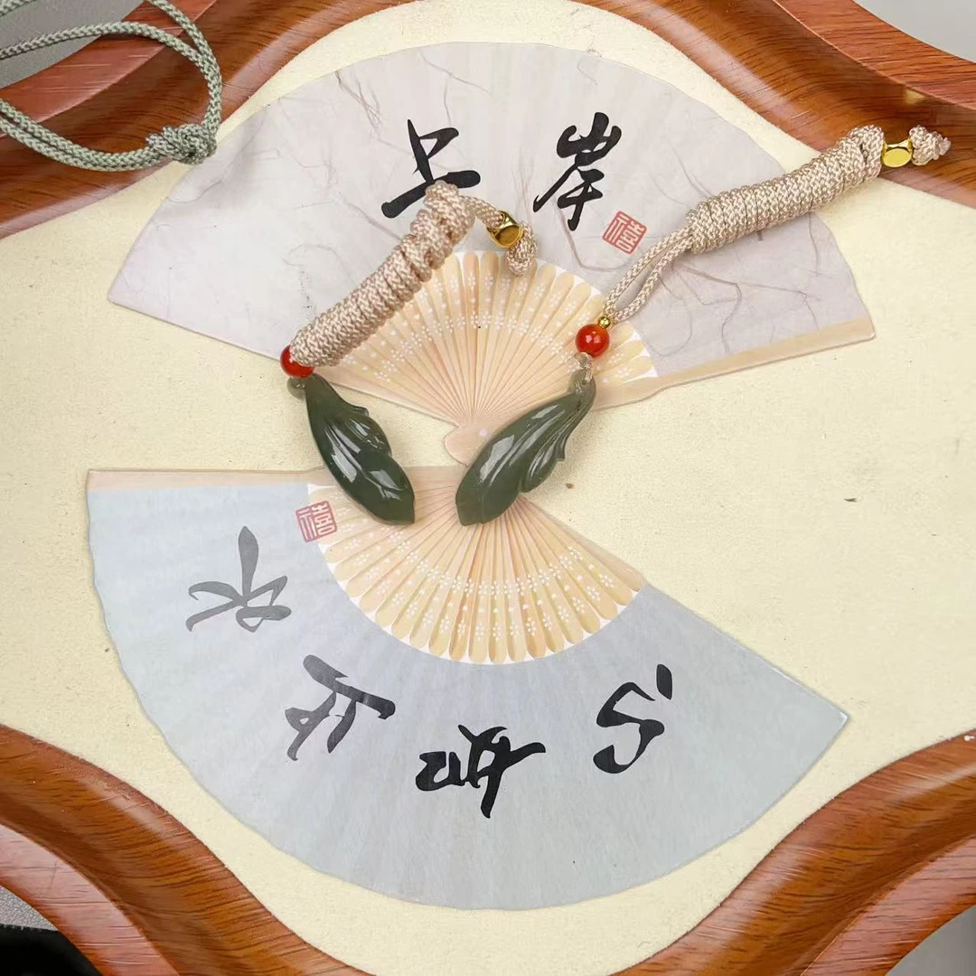 AA和田玉冰清玉兰花吊坠 多样性发货拍一单发一个