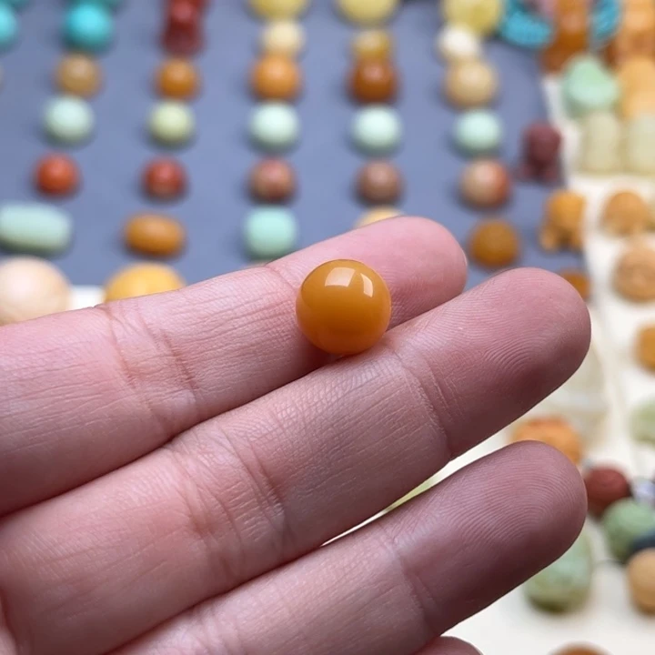 未镶嵌石英质玉（缅黄）珠宝半成品