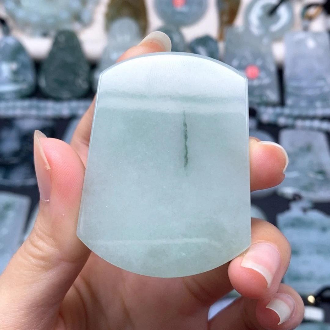 翡翠未镶嵌颈饰无事牌