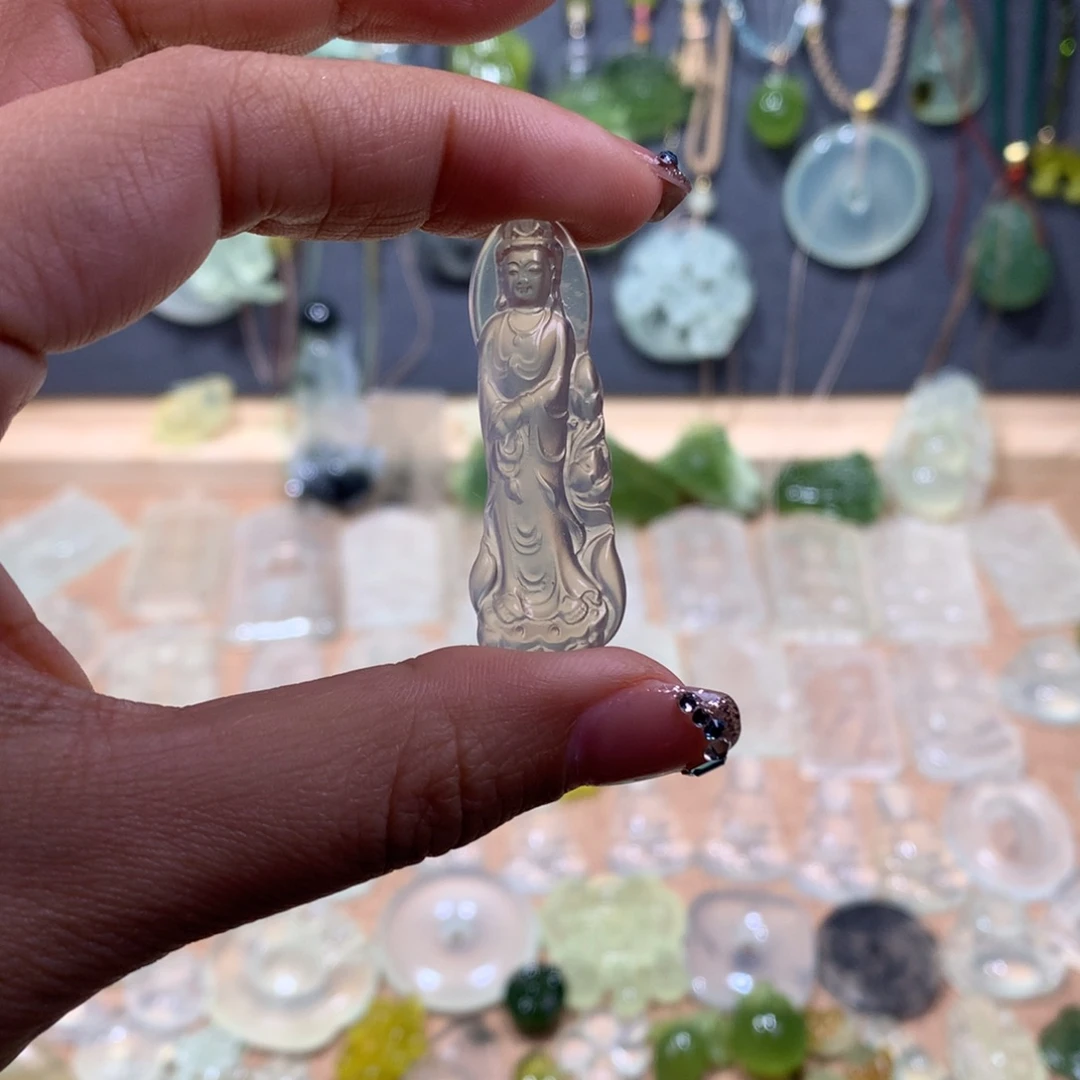 蛇纹石玉未镶嵌颈饰