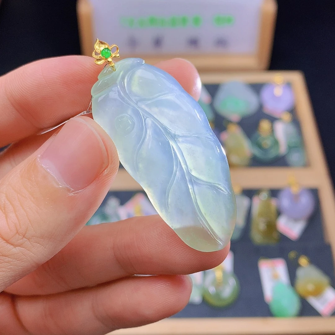 翡翠18K金镶嵌颈饰翡翠