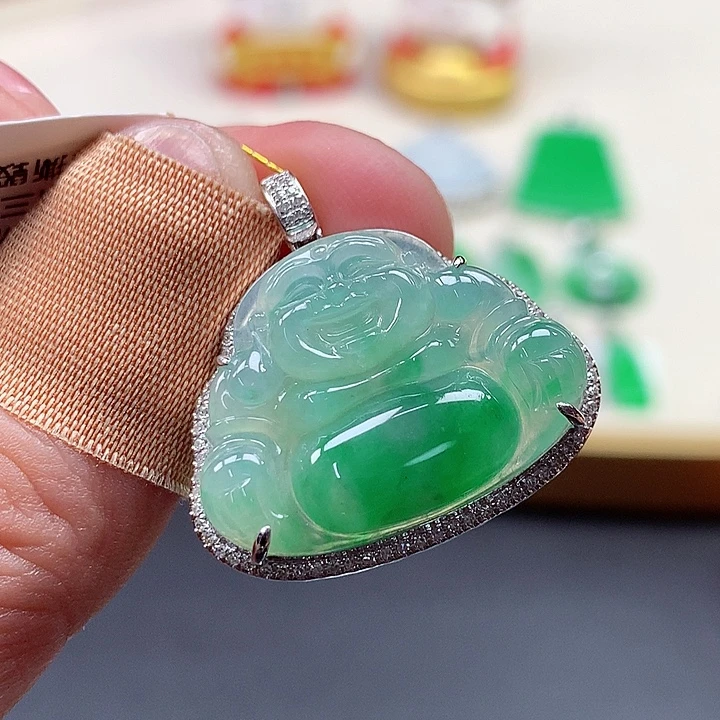 明***风翡翠18K金镶嵌颈饰