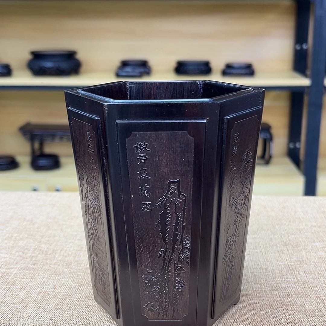 东非黑黄檀（紫光檀）雕花笔筒