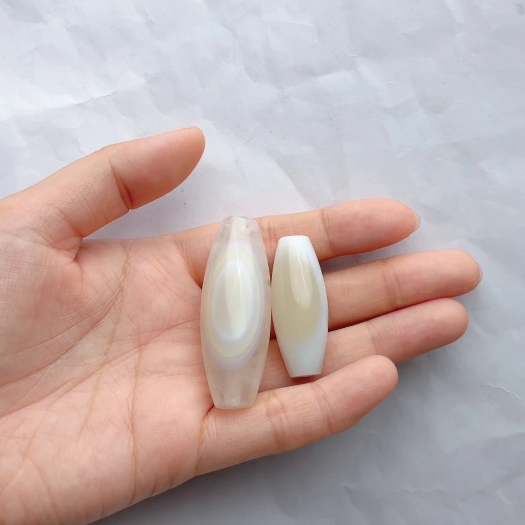 ****)玛瑙/玉髓未镶嵌颈饰
