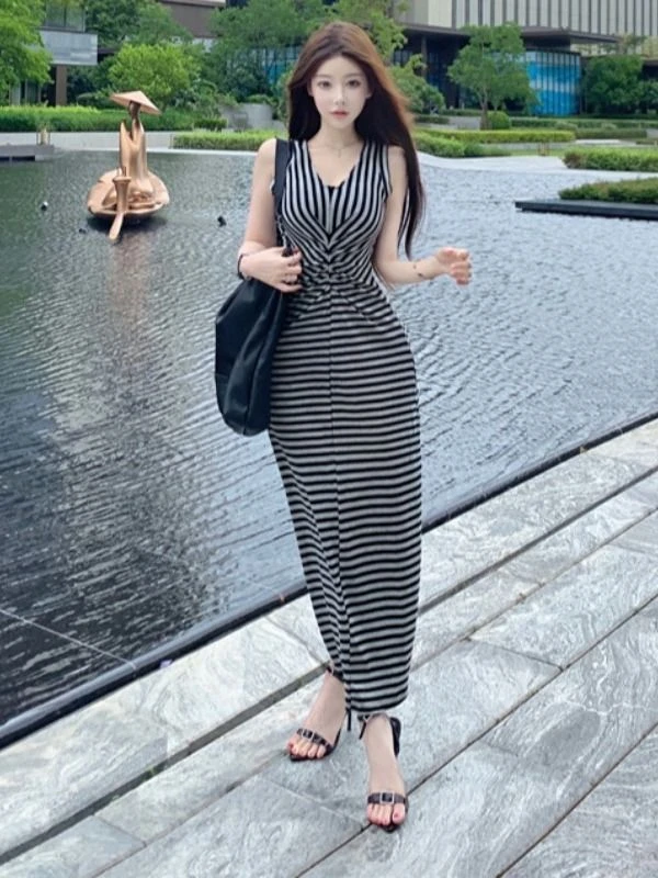 撞色条纹法式性感无袖长裙复古高腰修身显瘦露肩设计感背心连衣裙