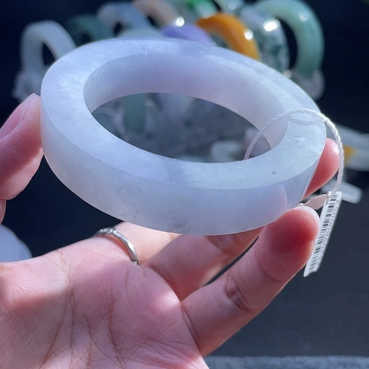 定制翡翠未镶嵌翡翠手镯
