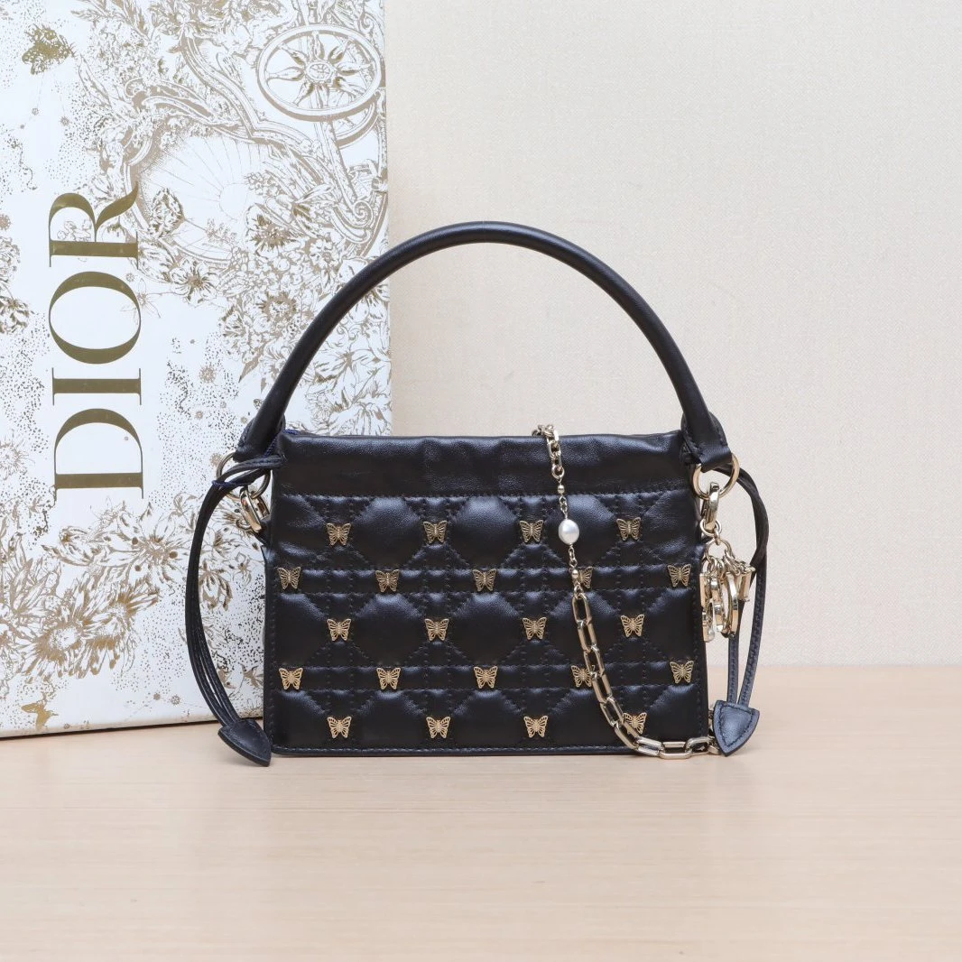 99新 DIOR/迪奥 小花攀攀Milly 抽绳包 黑色 皮革S 浅金扣 2023