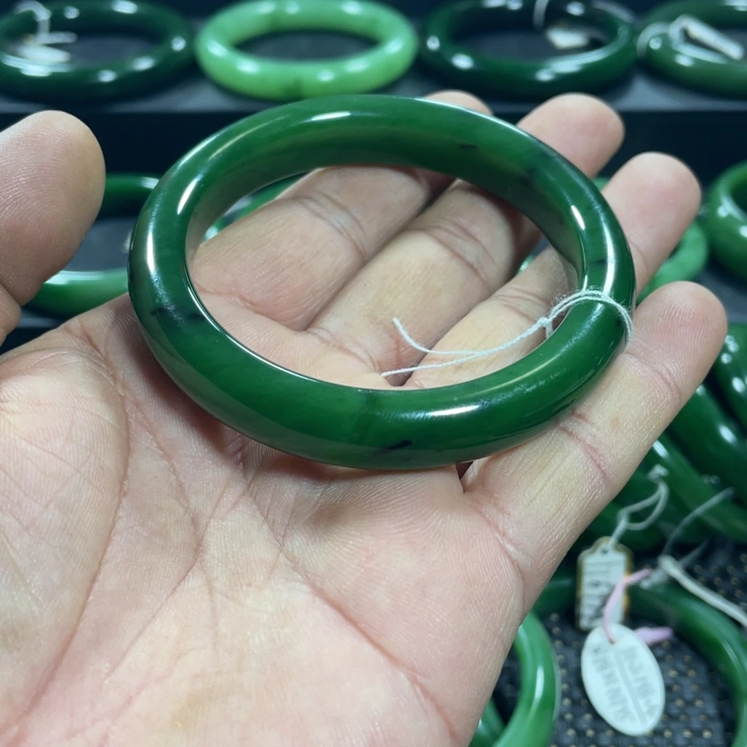 和田玉（碧玉）未镶嵌手镯