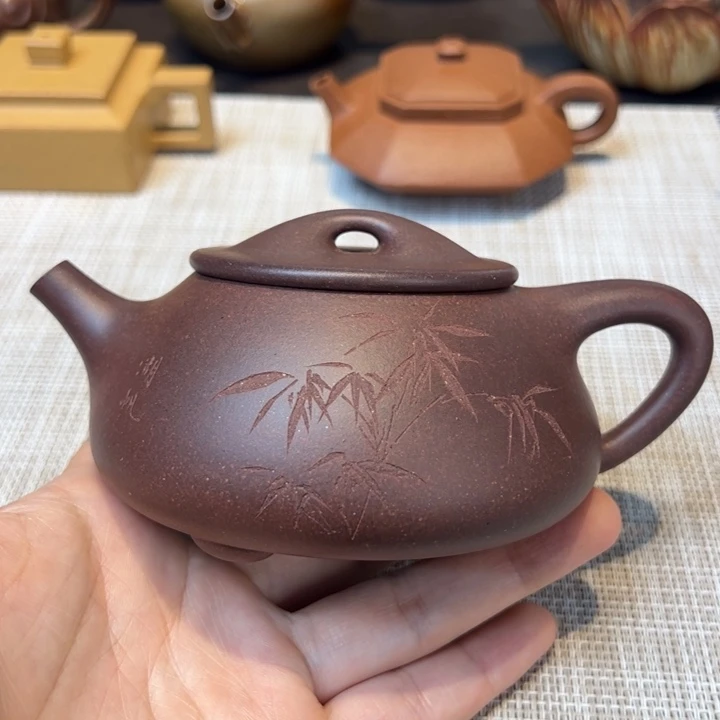 茶壶紫砂紫泥，容量260毫升，全手工