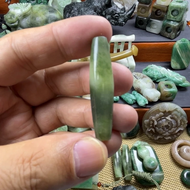 独山玉未镶嵌珠宝半成品