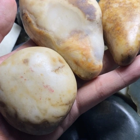 未镶嵌和田玉（糖玉）挂件