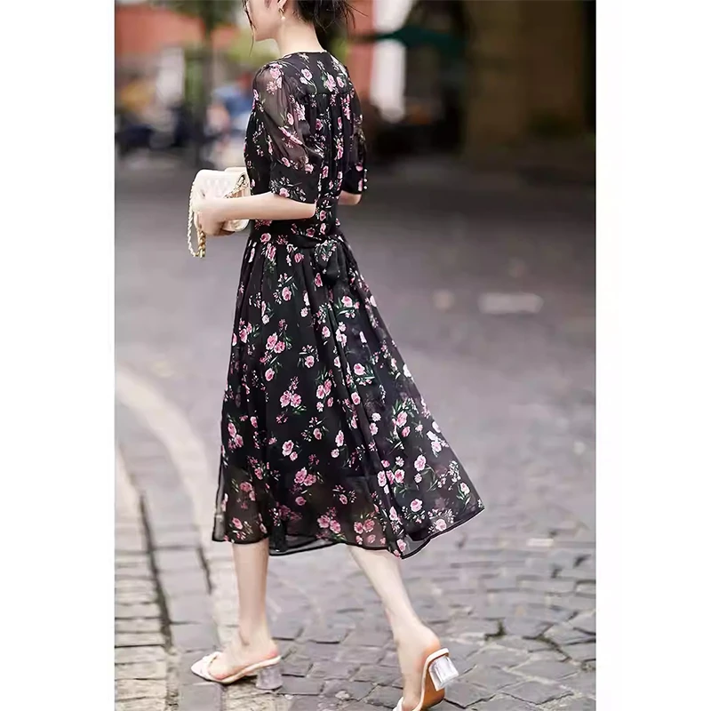 62677南法玫瑰夏季女V领泡泡袖显瘦玫瑰花连衣裙