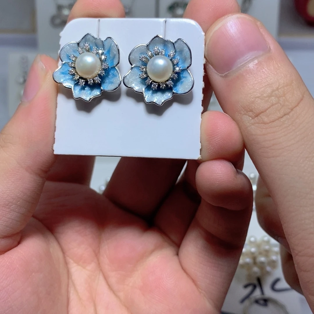 淡水珍珠银S925镶嵌耳饰