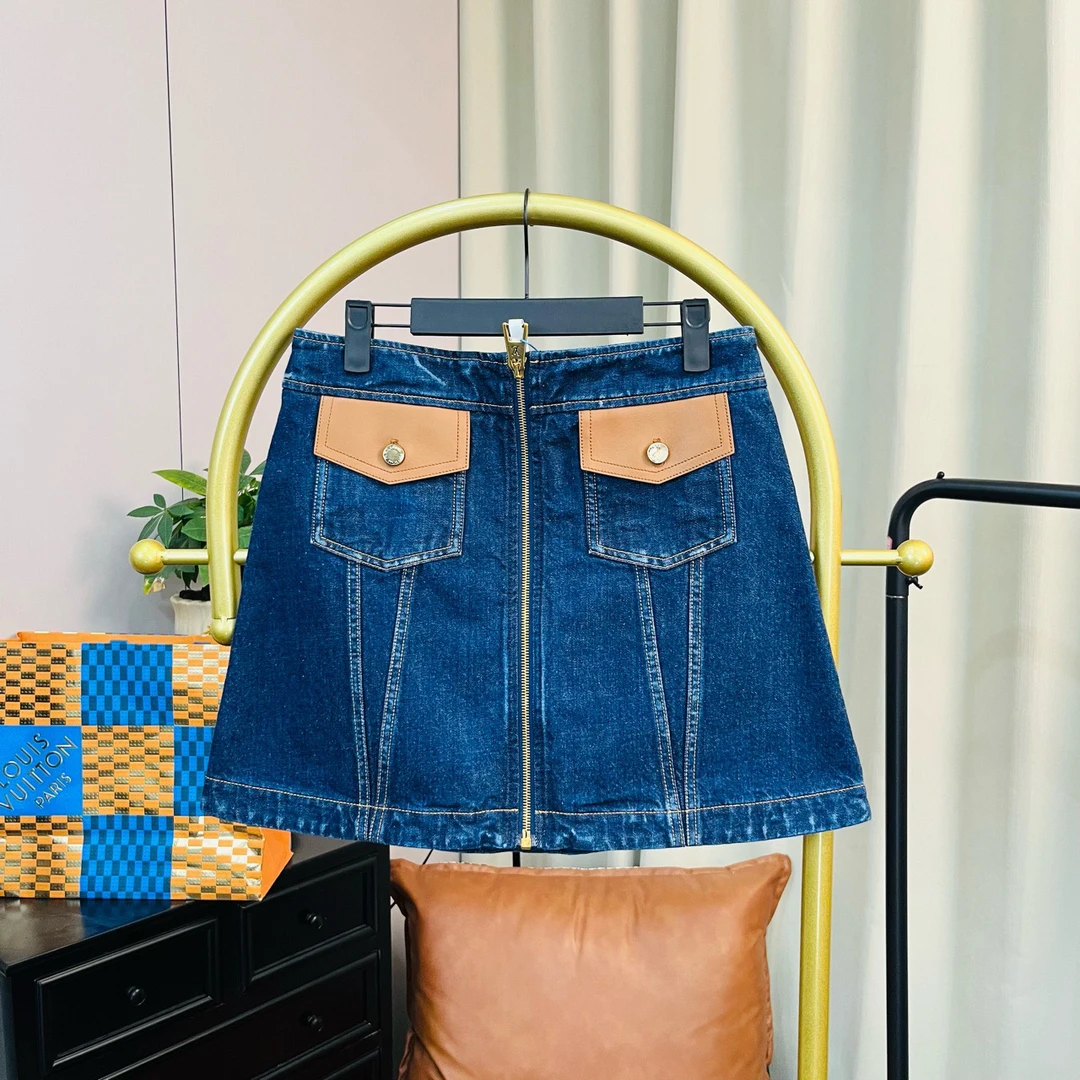未使用 LouisVuitton/路易威登 背后logo皮牌牛仔短裙 38码 99新