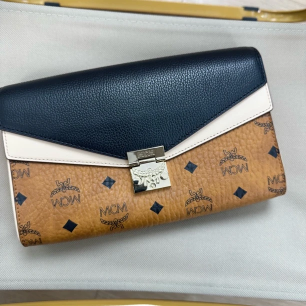 95新 MCM 大麦中古/mcm干邑色拼黑色信封链条/斜挎包