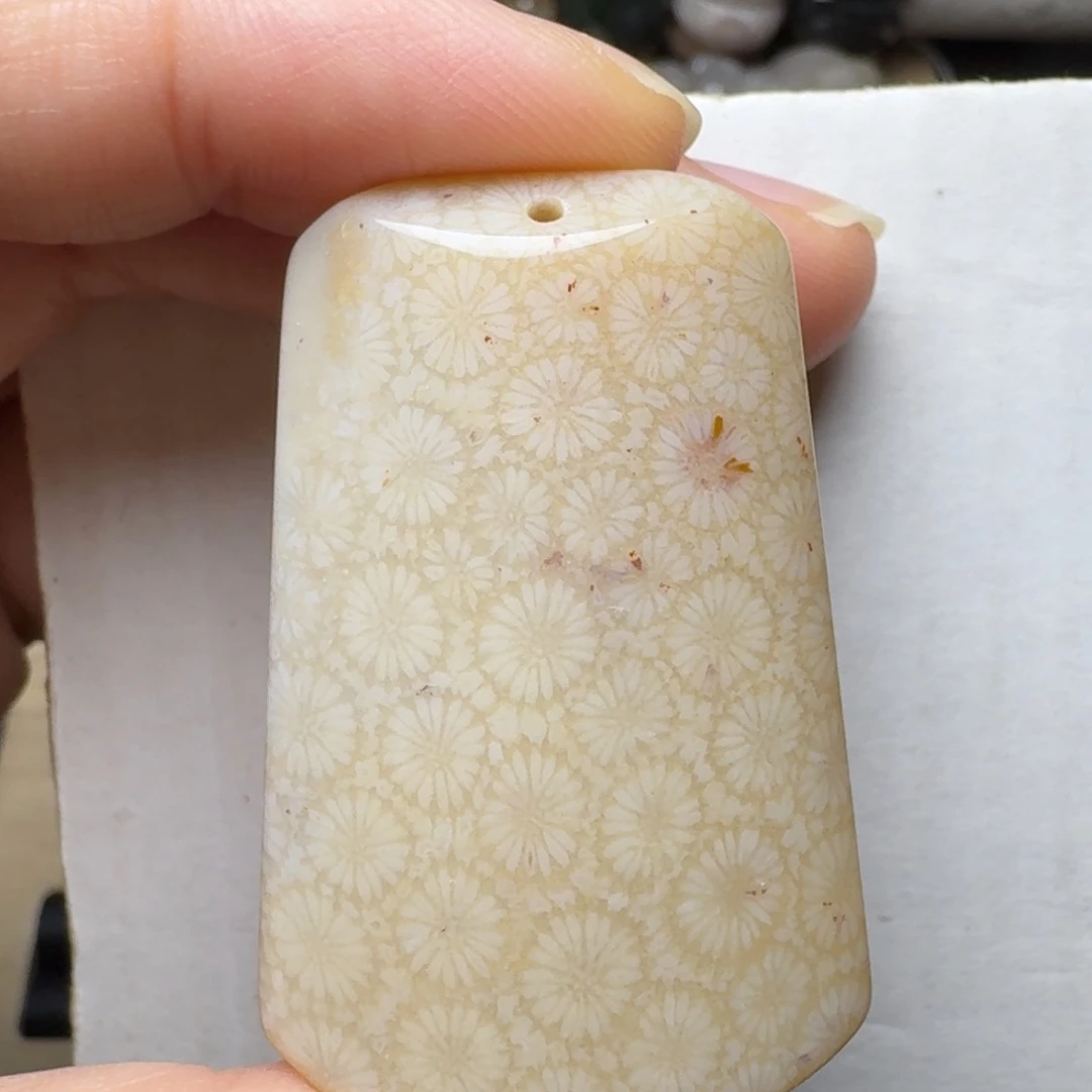 硅化玉未镶嵌飘点粉的舒心黄花