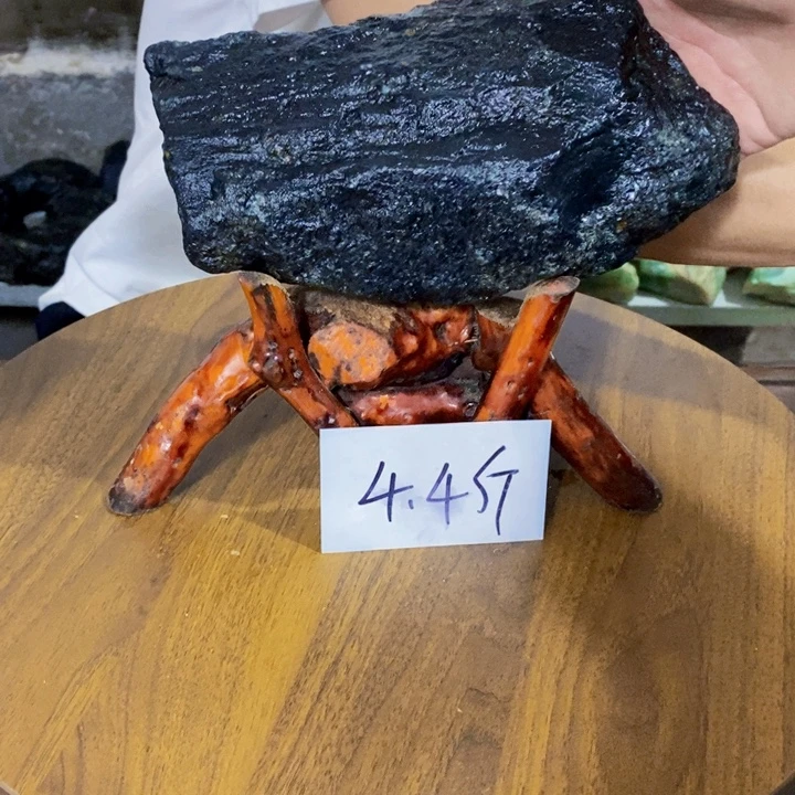 长***江未镶嵌蛇纹石玉原石