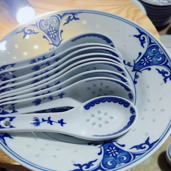 青花玲珑8寸折腰盘蝶恋花10个轻*