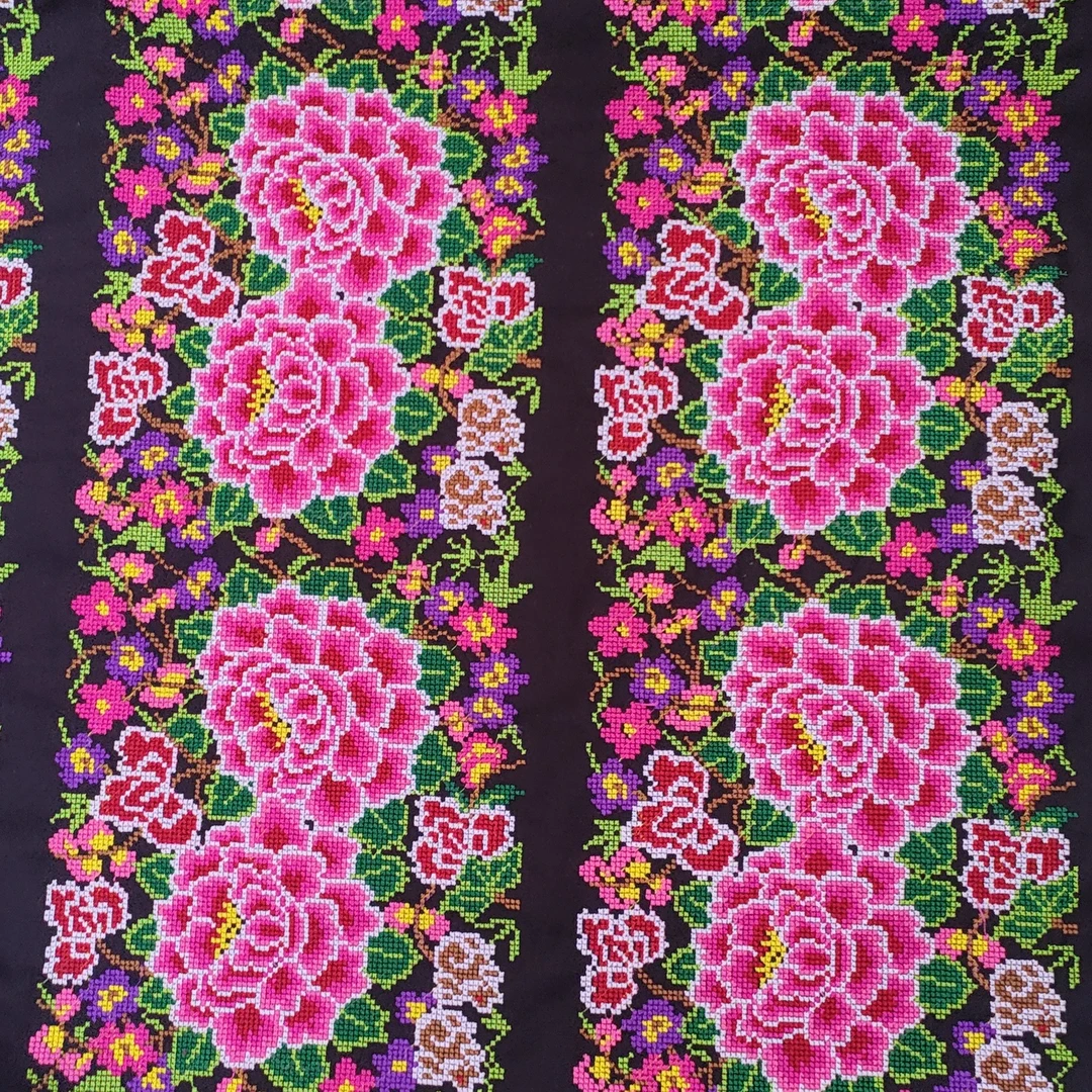 花旦喜庆刺绣电脑绣花藏袍二人转练功服红色，净花4.7米