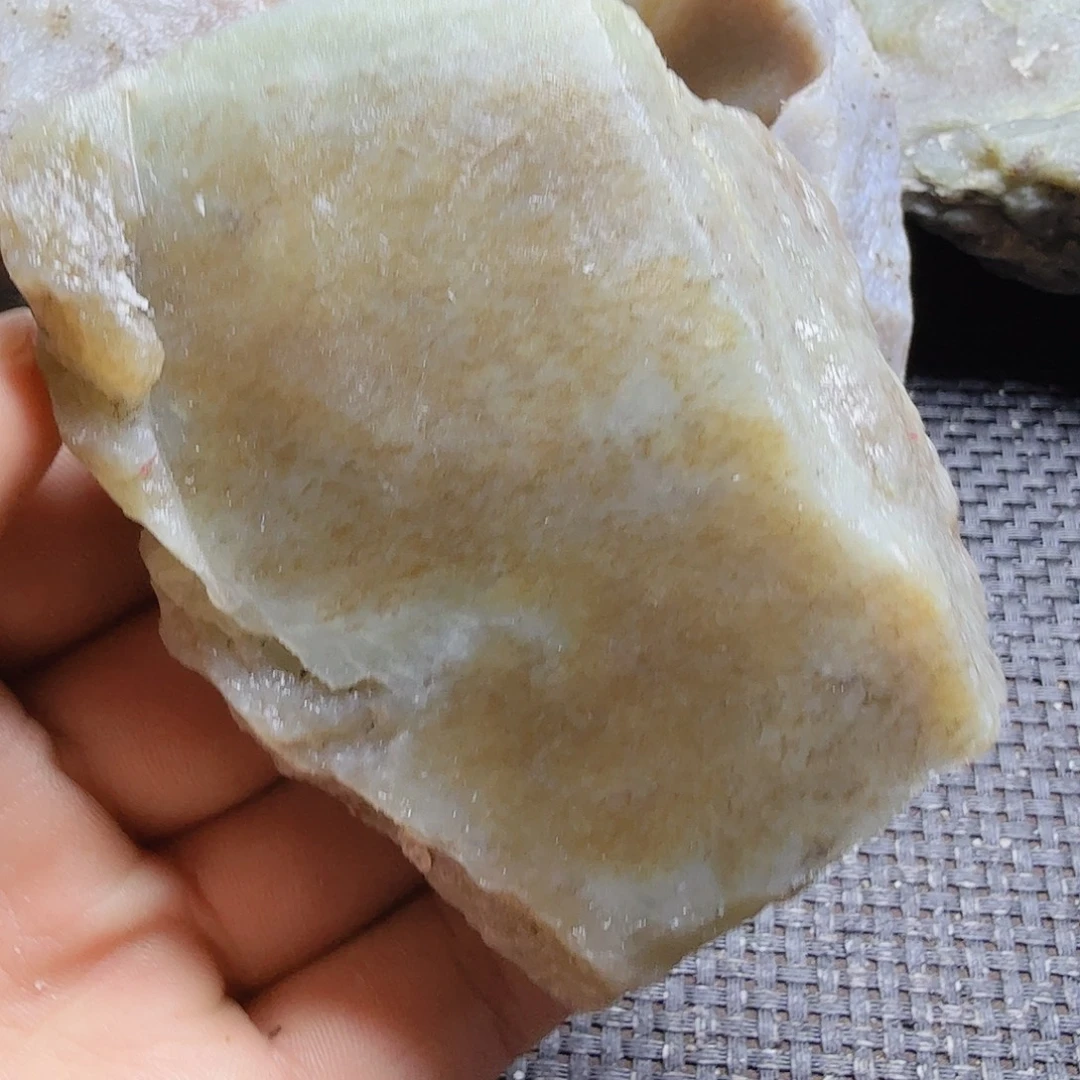 和田玉（糖玉）未镶嵌珠宝半成品