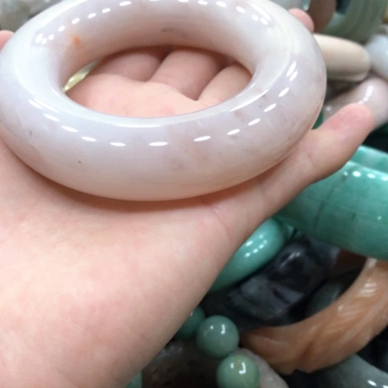 未镶嵌石英岩玉珠宝奇石7