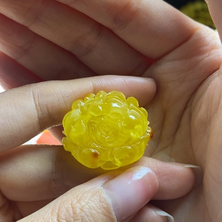 蜜蜡裸石未镶嵌沁***?瑕疵，4.8g