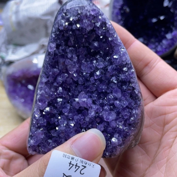 未镶嵌水晶大型摆件（非配饰）