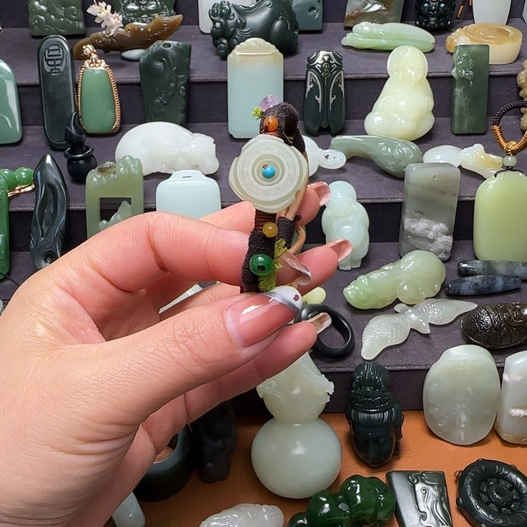 和田玉颈饰未镶嵌