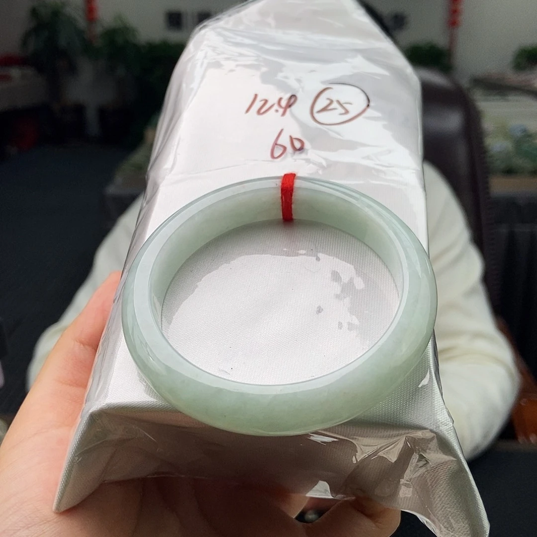 翡翠未镶嵌手镯颜色多样性发拍一发一
