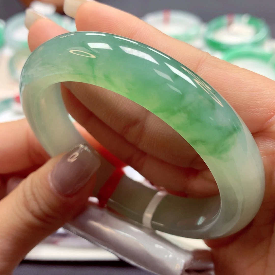 翡翠手镯未镶嵌57正44号88