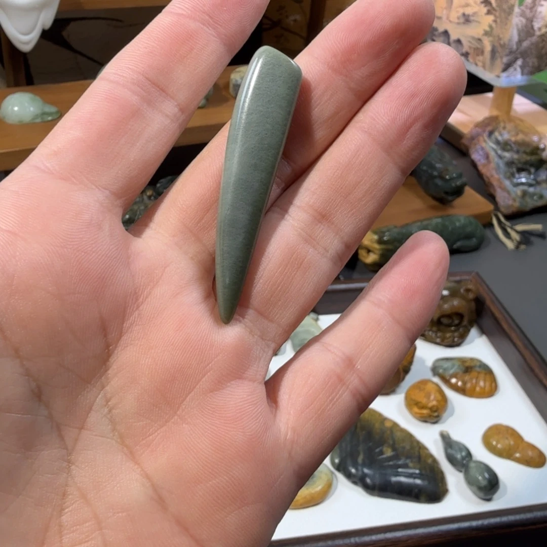 七***哥岫岩河磨玉（透闪石质玉）未镶嵌颈饰