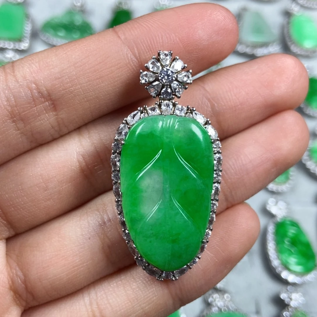 颈饰未镶嵌翡翠叶子