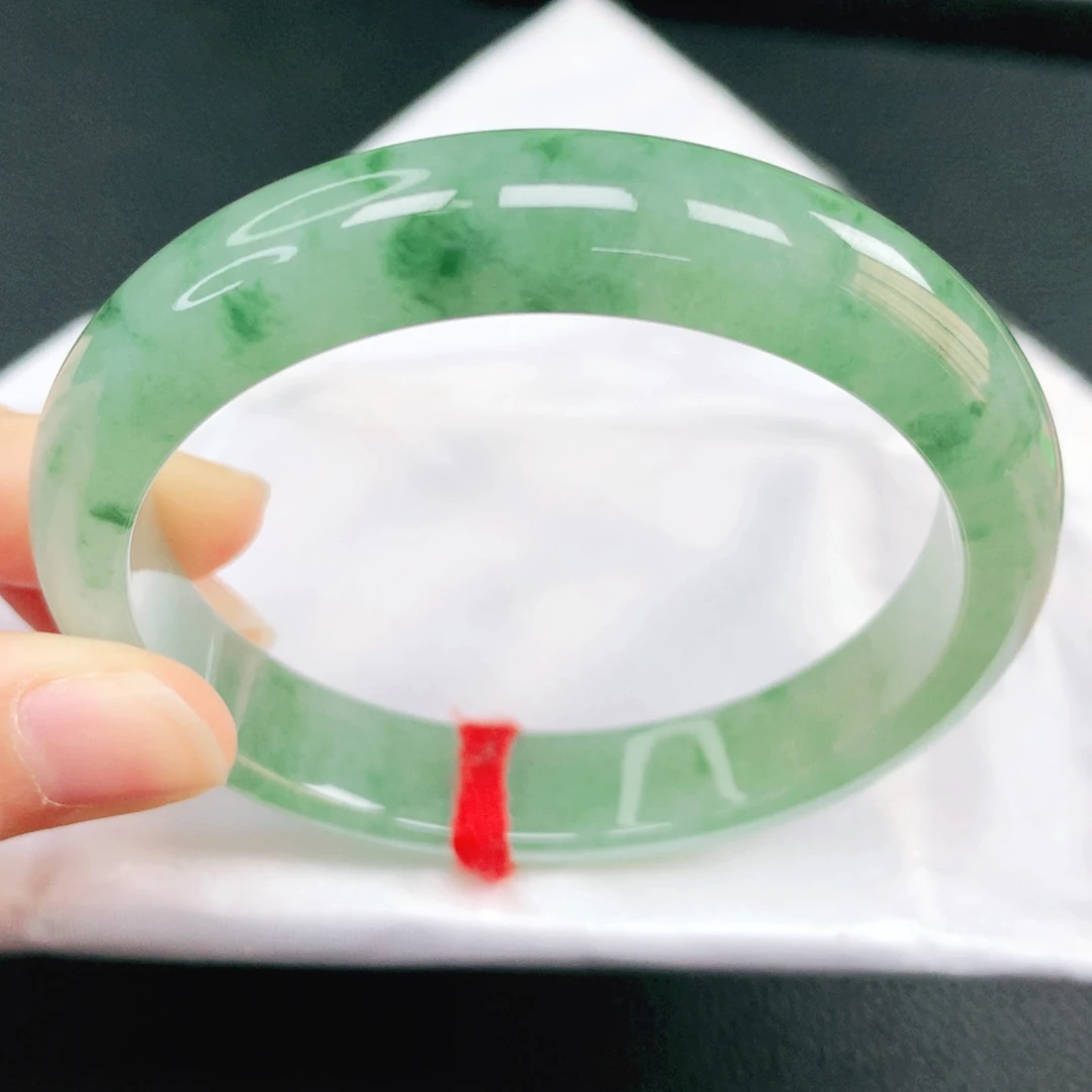 翡翠未镶嵌手镯57圈