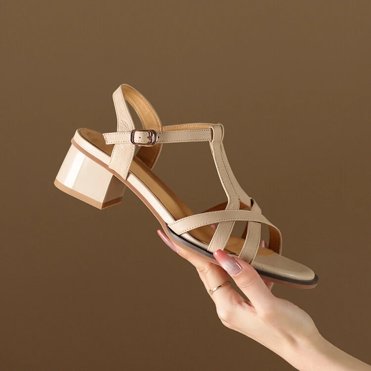 香港真皮露趾罗马凉鞋女中跟2025夏季新款丁字扣带后空粗跟罗马鞋