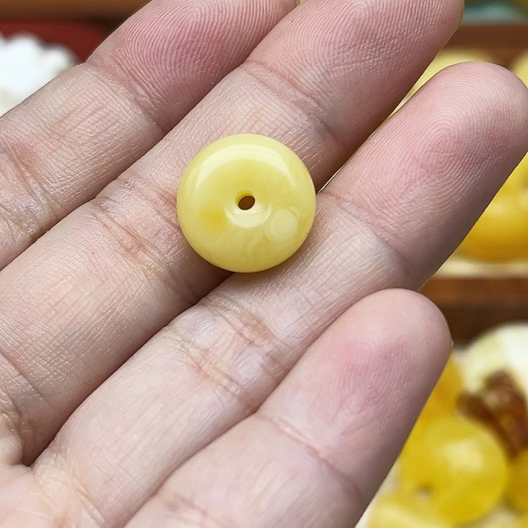 蜜蜡未镶嵌裸石配饰