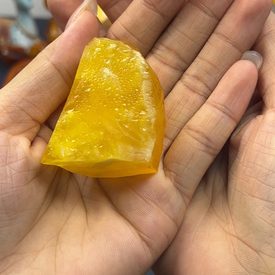 成***簧定制琥珀未镶嵌蜜蜡定制