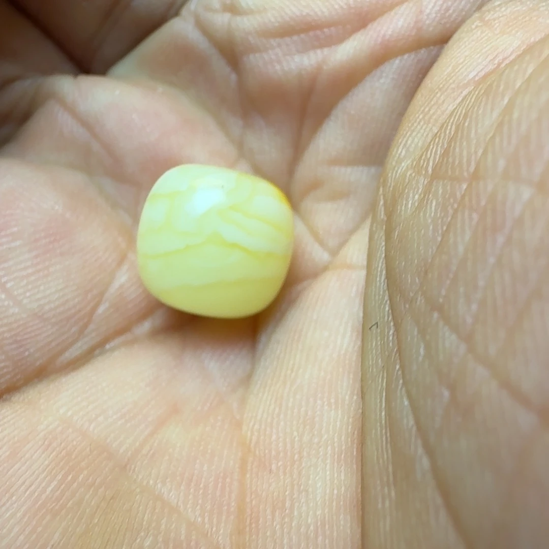 炒****蜜蜡未镶嵌珠宝奇石