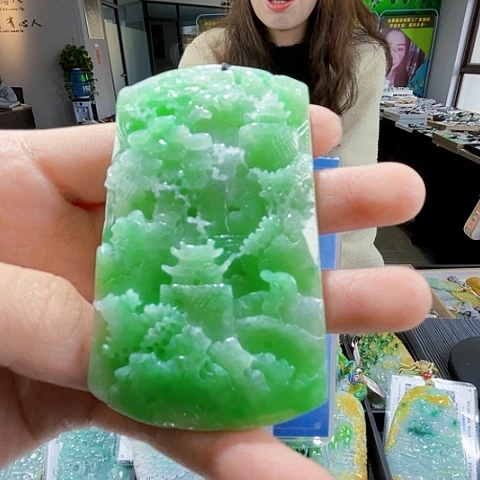翡翠未镶嵌颈饰翡翠