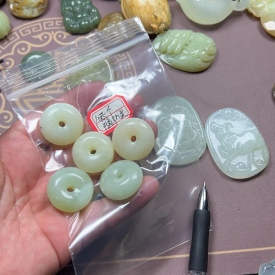 蛇纹石玉合金颈饰