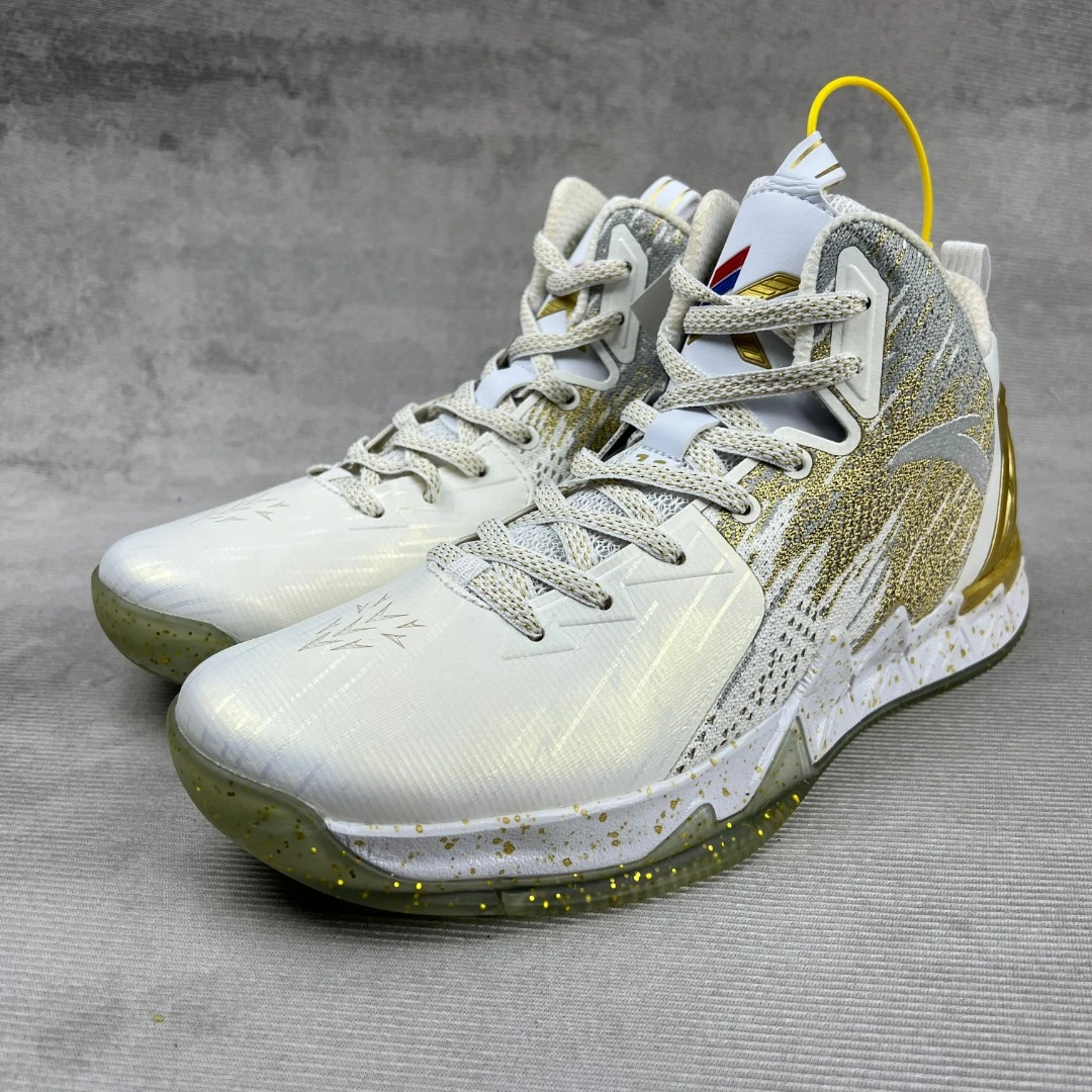 未使用 MM6 42.5码 kt2 白金 正品潮鞋/9082