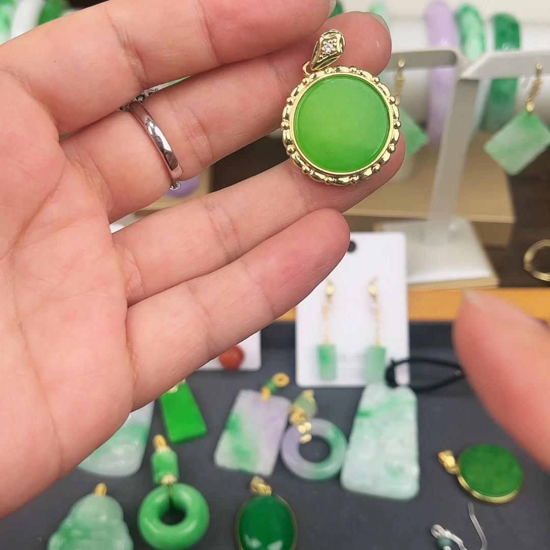 翡翠颈饰14K金镶嵌我