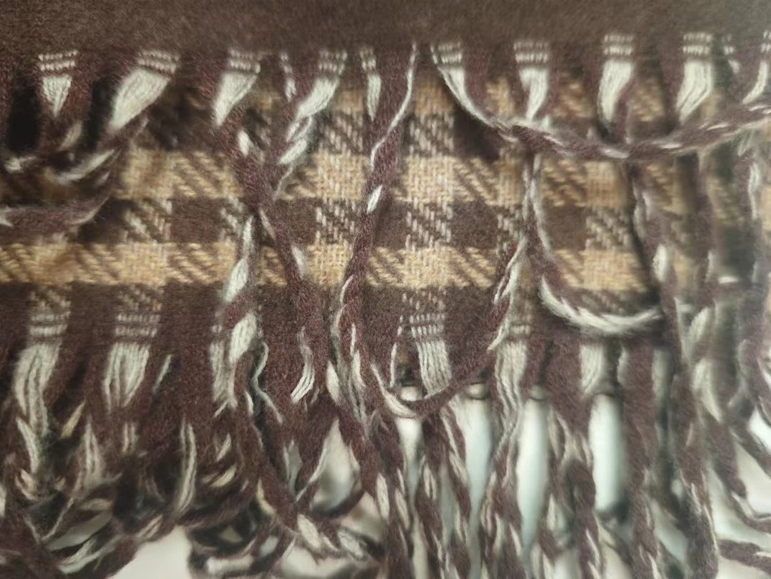 时尚轻奢休闲复古百搭女士披肩围巾围脖棕色格子