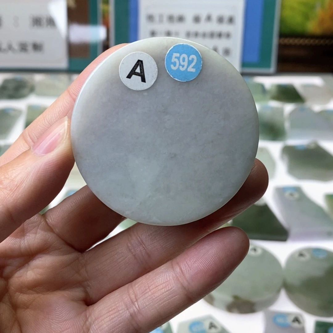 未镶嵌定制翡翠天然A货翡翠挂件